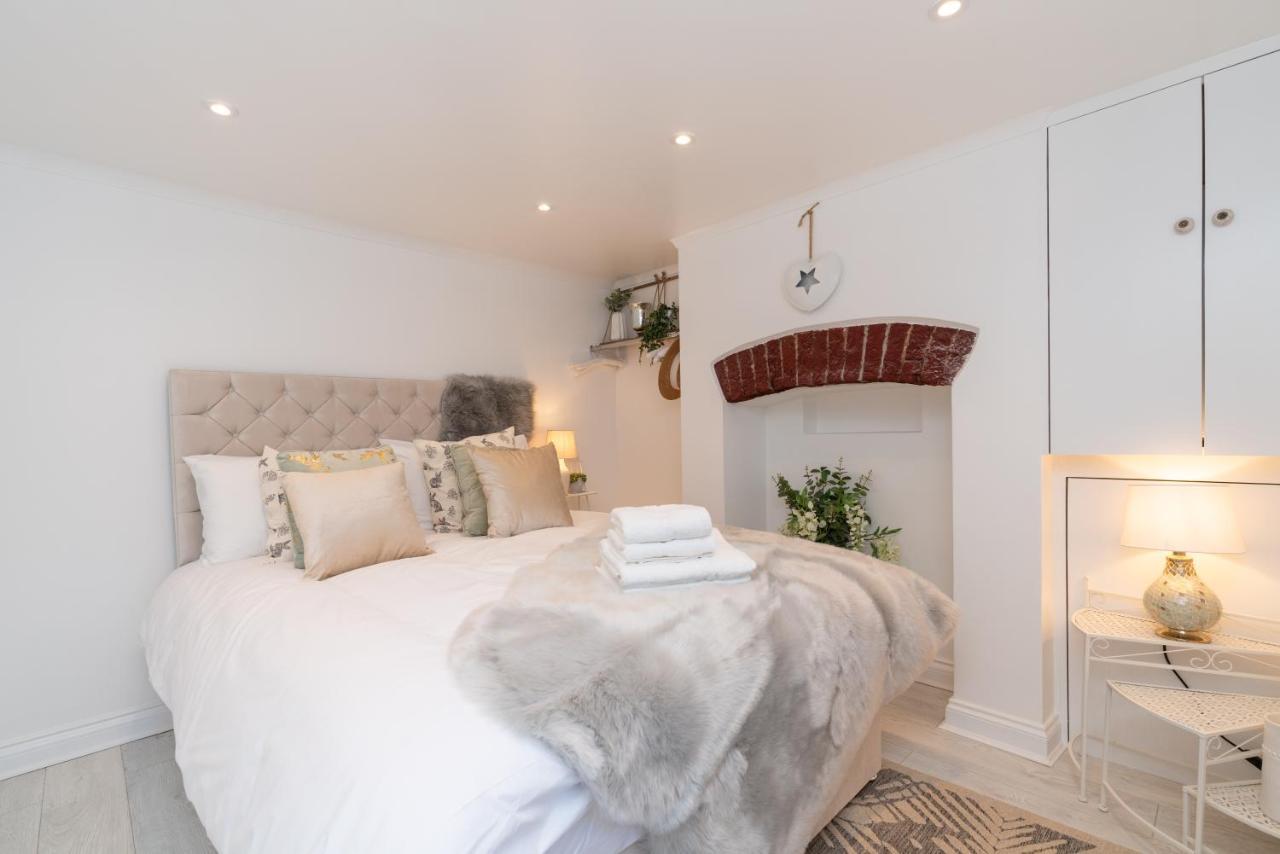 Central Apartment - With Patio And Sofa Bed! Cheltenham Exterior foto